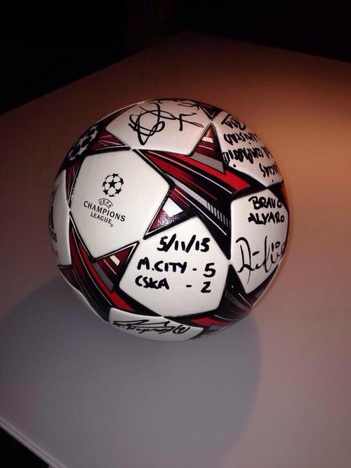 Мяч Альваро Негредо Мяч Альваро Негредо