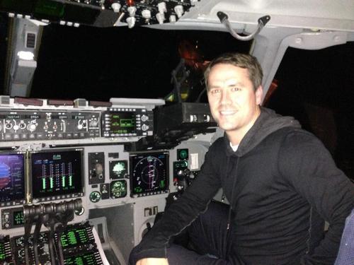 ����� ����