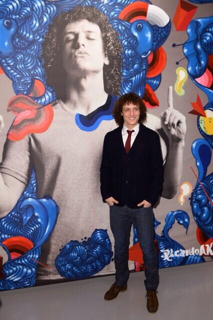 ����� ����