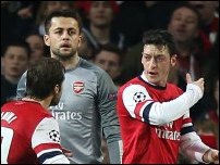 ����� ����