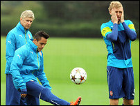 �������