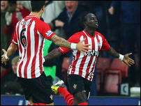 ����� ����