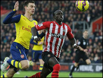 ����� ����