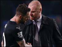 ����� ����