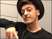 ����� ����