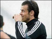 ����� ����