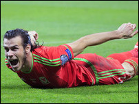 ����� ����