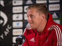 ����� ����