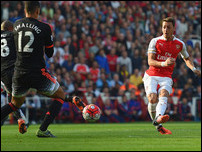 ����� ����