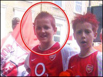 ����� ����