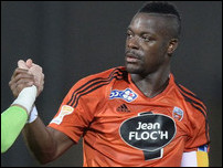 ����� ����