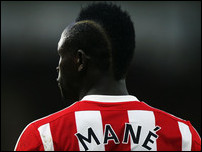 ����� ����