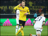 ����� ����