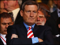 ����� ����