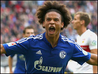 ����� ����