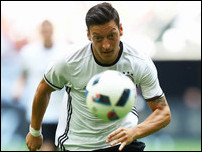 ����� ����