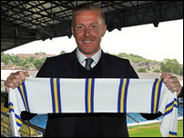 ����� ����