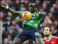 ����� ����