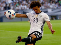 ����� ����