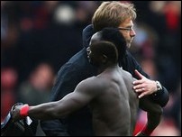 ����� ����