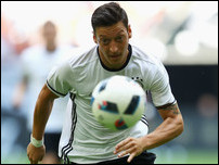 ����� ����