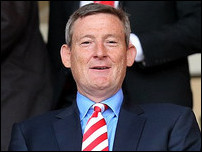 ����� ����