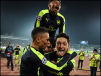 ����� ����