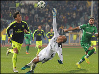 ����� ����