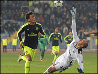 ����� ����