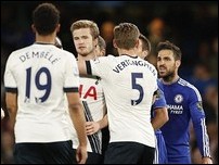 ����� ����