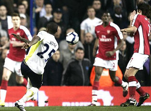 ����� ����