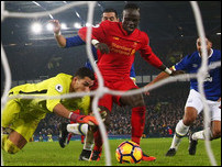 ����� ����