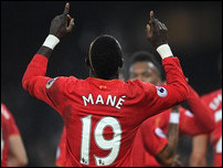 ����� ����