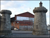 ������-���