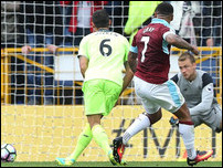 ����� ����