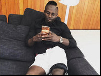 ����� ����