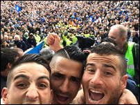 �������