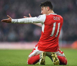 ����� ����