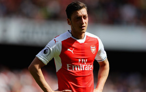 ����� ����