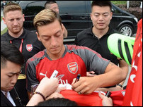 ����� ����