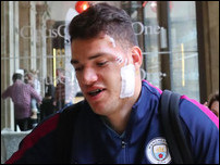 �������