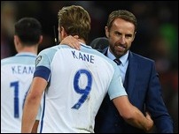 ����� ����