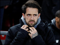 ����� ����