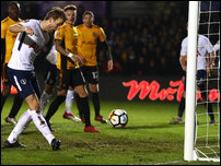 ����� ����