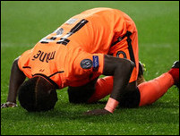 ����� ����