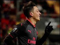 ����� ����