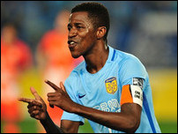 �������