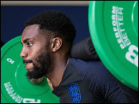 ����� ����