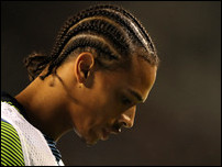 ����� ����