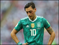 ����� ����